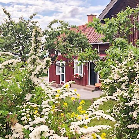 Cozy Home In Raettvik With Kitchen المظهر الخارجي الصورة