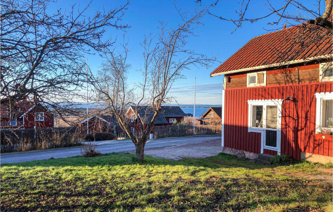 Cozy Home In Raettvik With Kitchen المظهر الخارجي الصورة