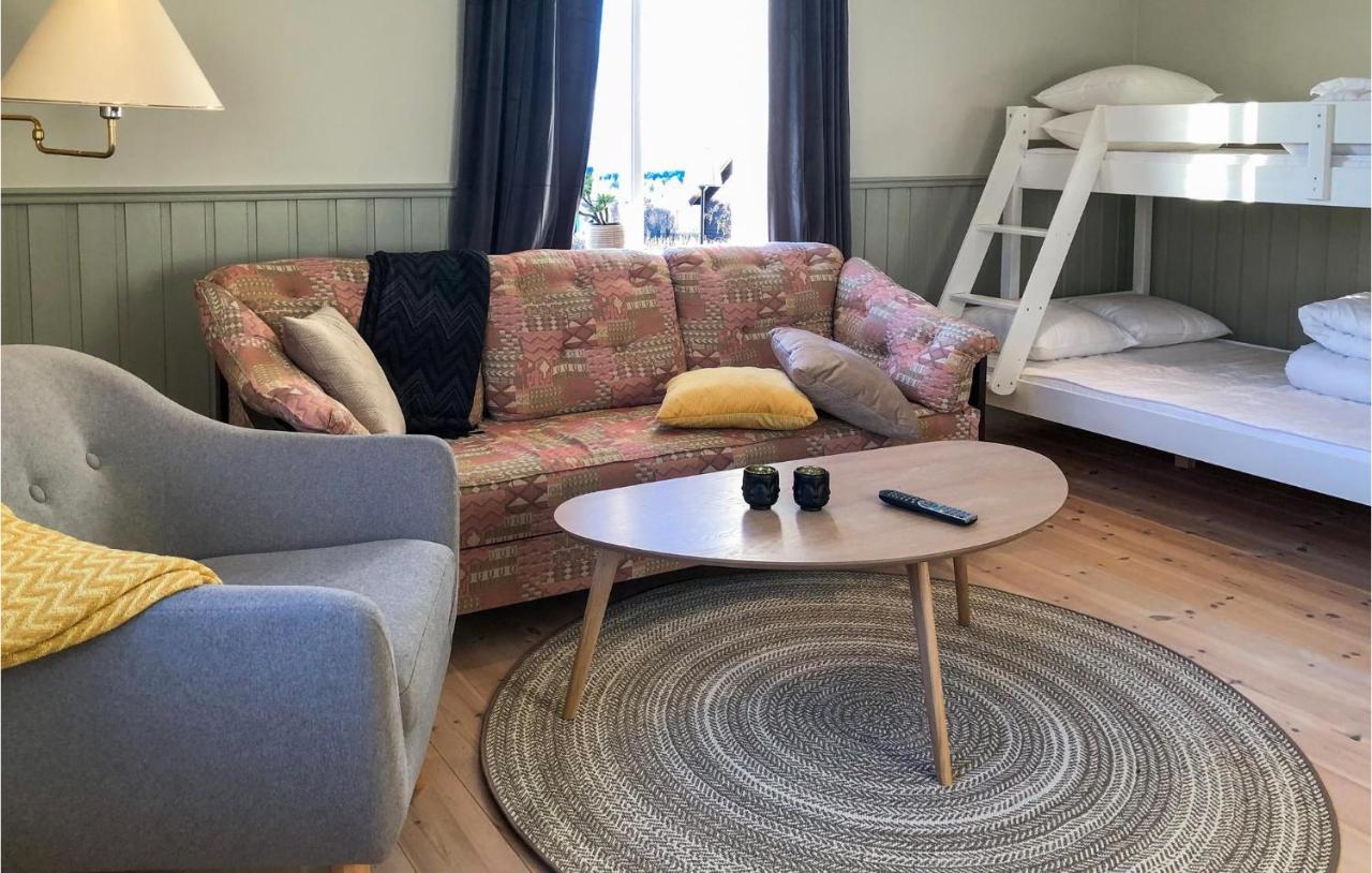 Cozy Home In Raettvik With Kitchen المظهر الخارجي الصورة